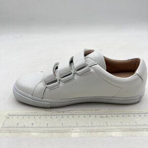 White Women Classic Fashion Sneakers Low Top Casual Sneakers Lightweight Shoes